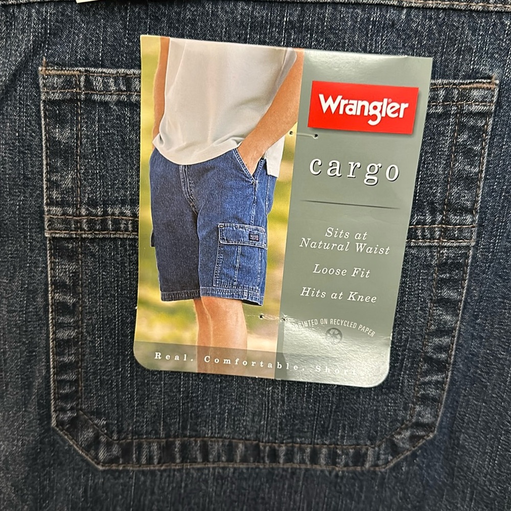 WRANGLER CARGO JEAN SHORTS